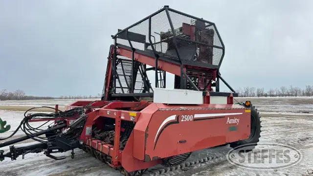 2009 Amity 2500