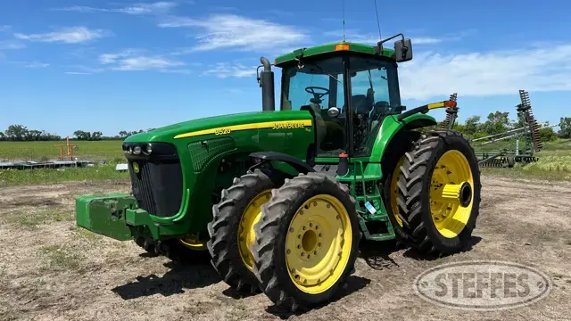 2002 John Deere 8520