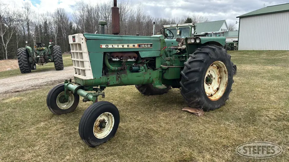 1966 Oliver 1850 2WD Tractor