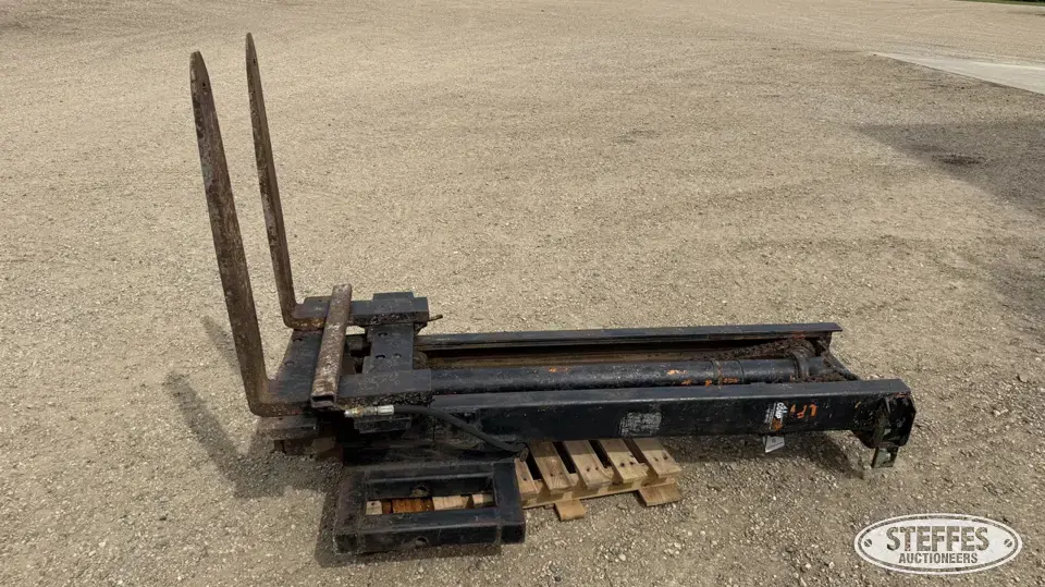 Shop-built 3 pt. pallet forks Farm Support Item