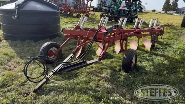 International 770