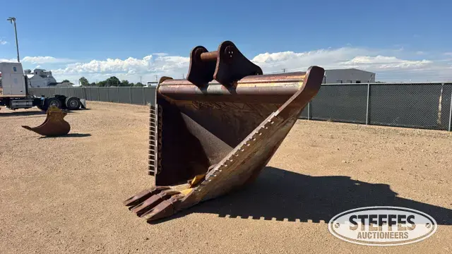 Excavator V-bucket