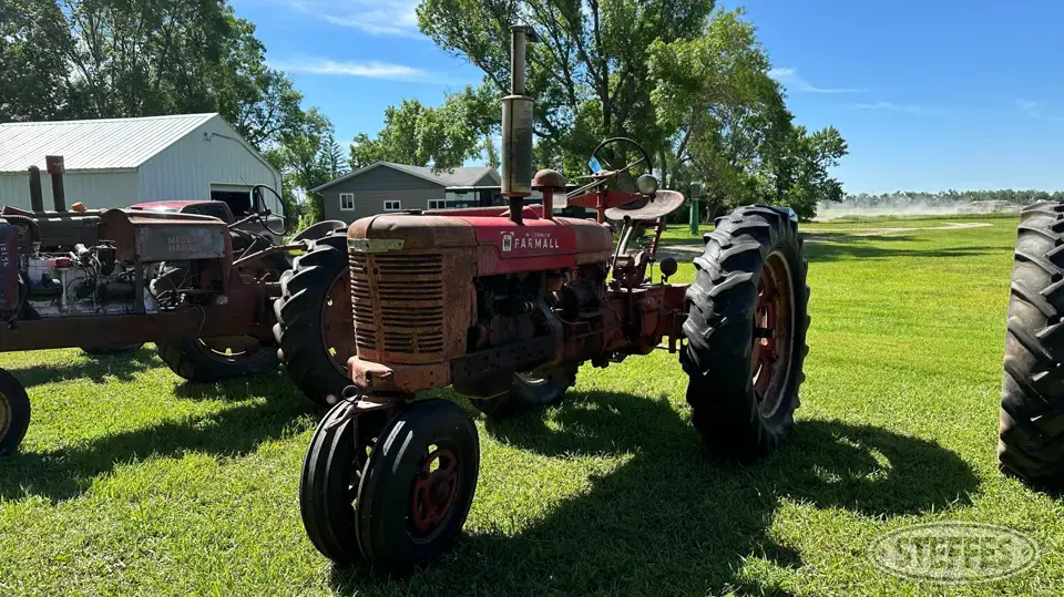 1949 Farmall H Collectible Tractor