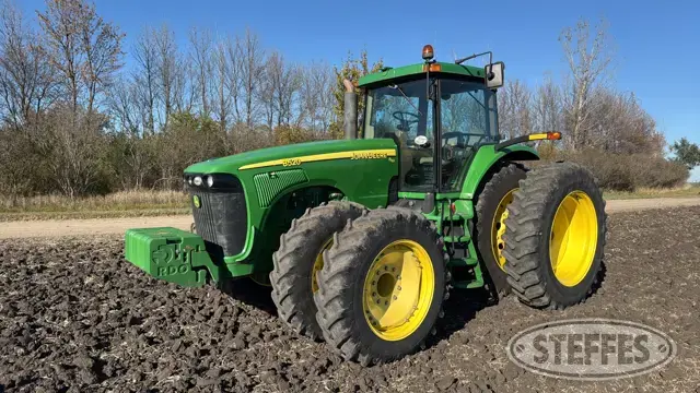 2004 John Deere 8520