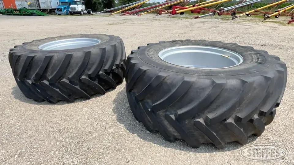 (2) IF 900/65R46 Michelin AXIOBIB Tires Tractor-Implement Tire