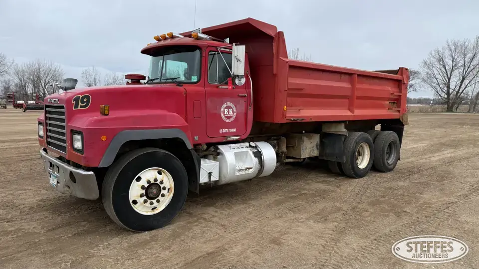 1998 Mack RD688S Dump Truck