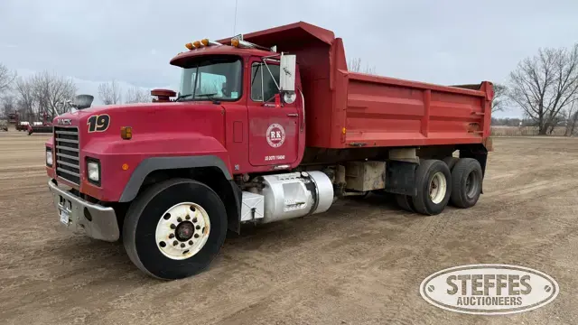 1998 Mack RD688S