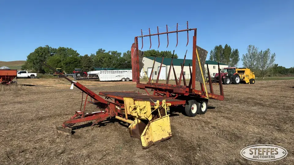New Holland Stackliner 1033 Bale Handling