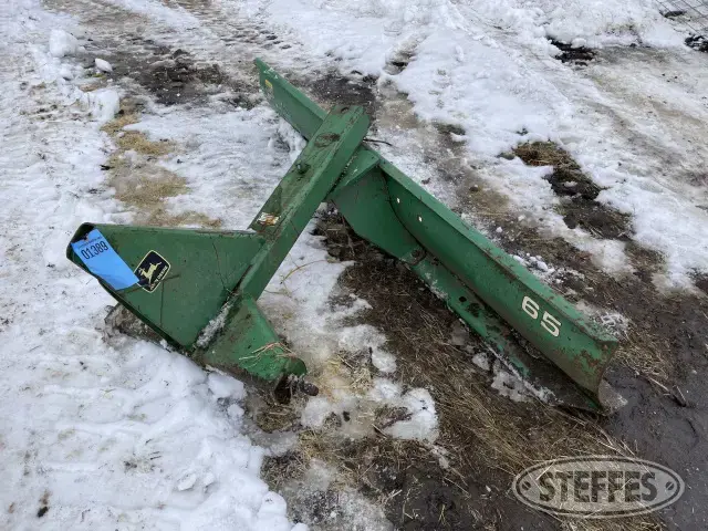 John Deere 65