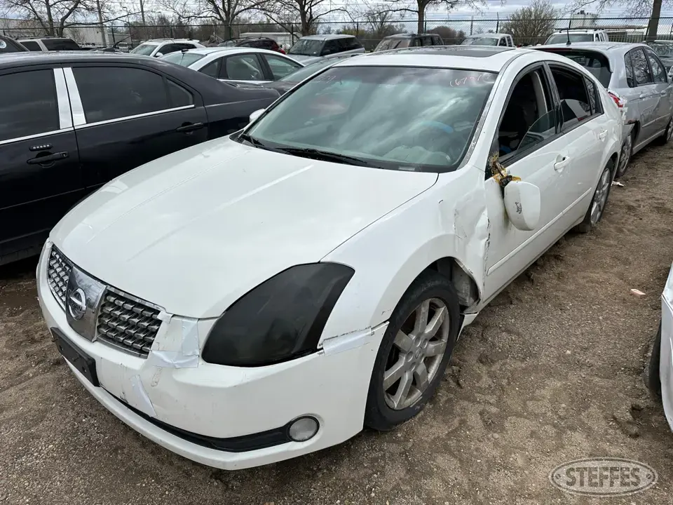2004 Nissan Maxima SL Car