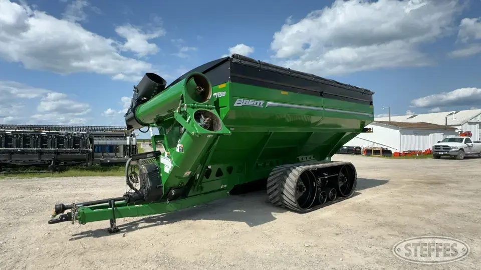 2021 Brent 1196 Grain Cart