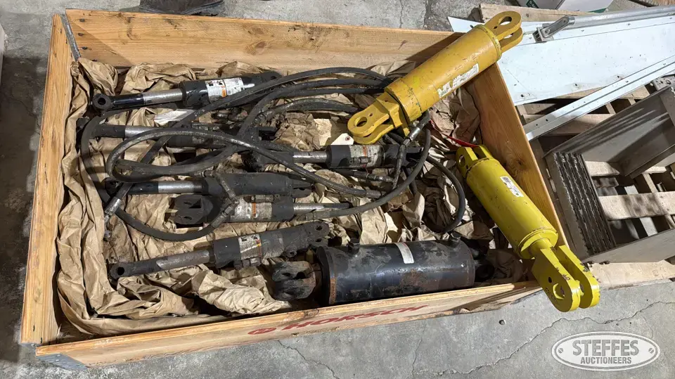Hyd. cylinders Ag Equipment Part