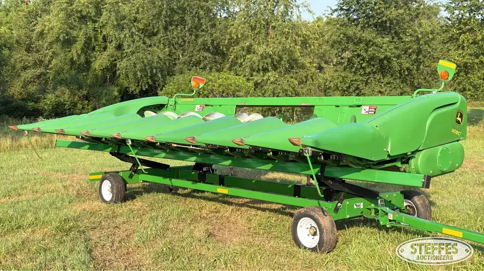 2013 John Deere 608C Corn Head