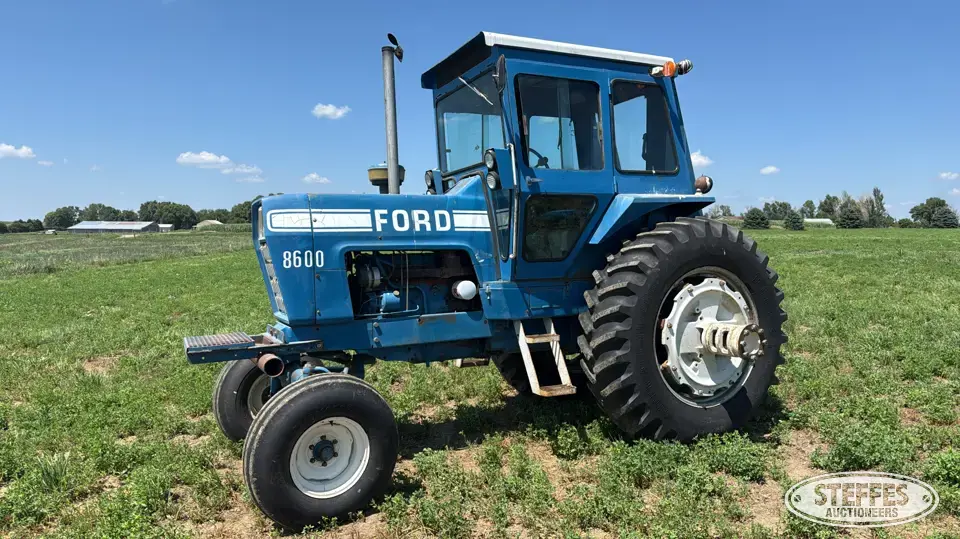1976 Ford 8600 2WD Tractor