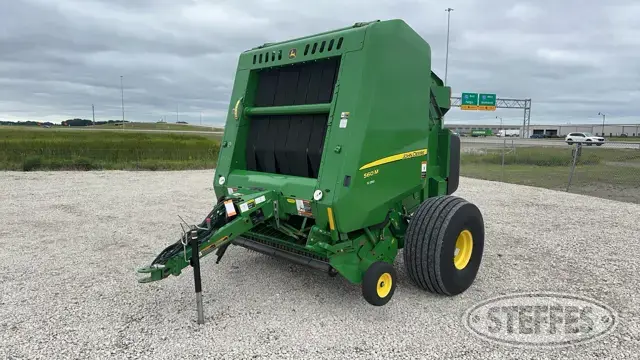 2021 John Deere 560M