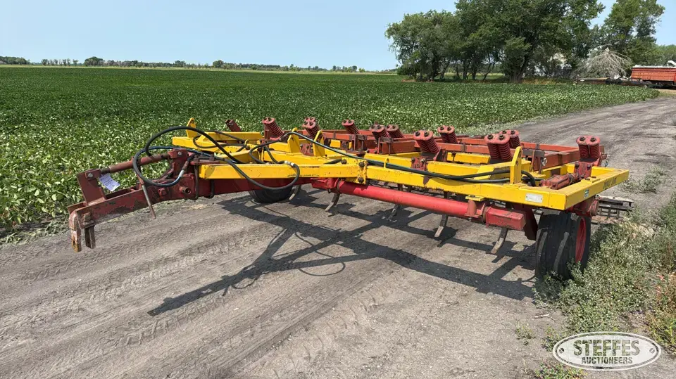 Binkley 2111 Chisel Plow