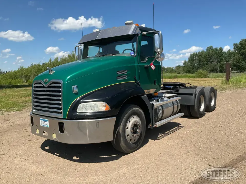 2005 Mack CX613 Conventional Truck without Sleeper