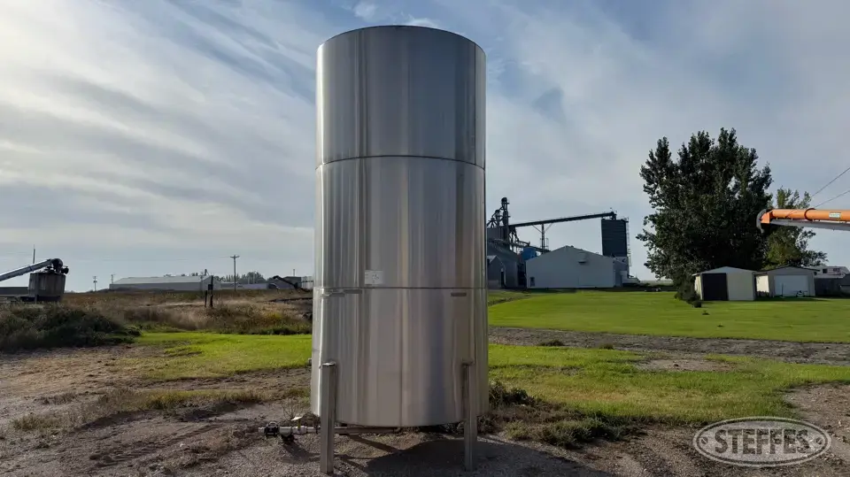 Approx. 2,500 gal. SS tank Stainless Steel Tank