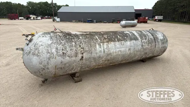 1000 Gal. propane tank