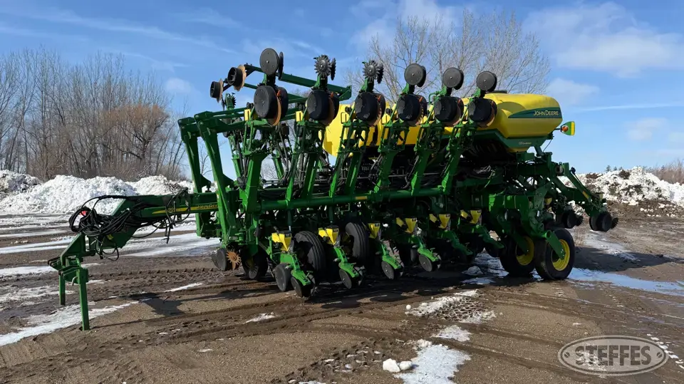 2003 John Deere 1790 12 or More Row Planter