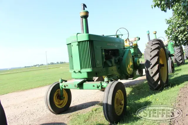 John Deere 70
