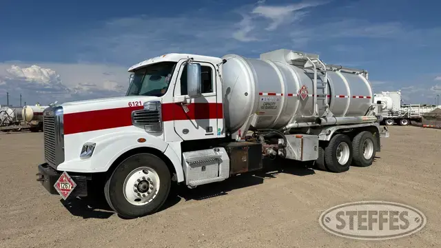 2014 Freightliner 122SD Coronado