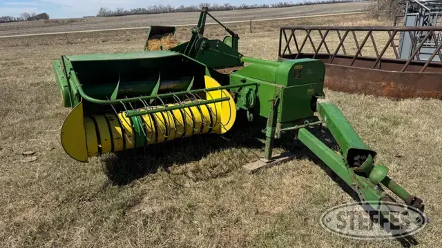 John Deere 24T