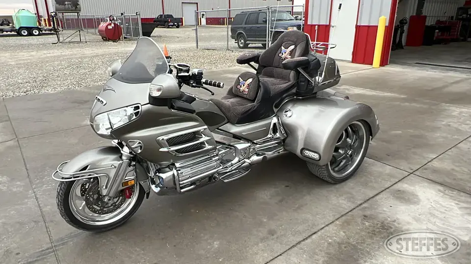 2003 Honda Goldwing GL1800 Motorcycles and Scooter