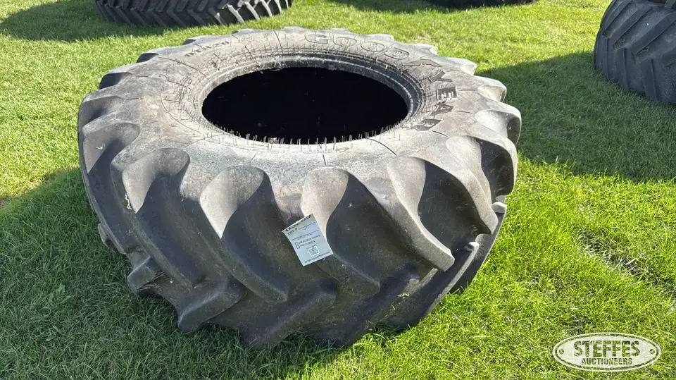 Goodyear 600/65R28 tire Tractor-Implement Tire