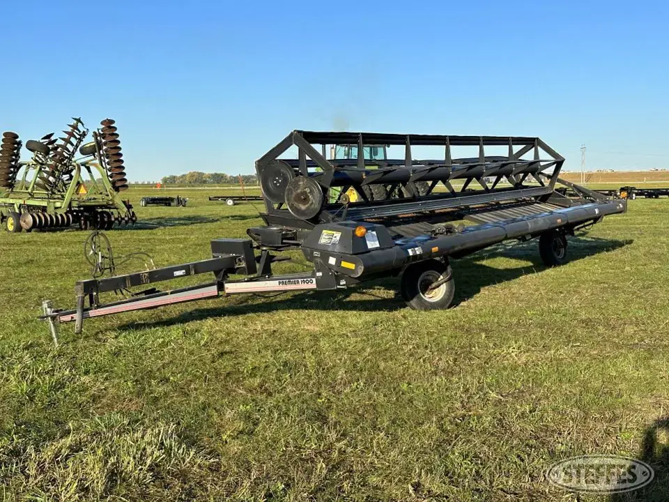 1995 MacDon Premier 1900 Pull-Type Swather