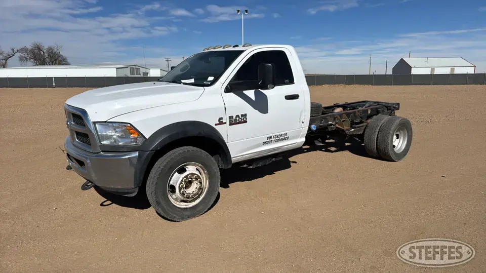 2015 Ram 5500HD Cab and Chassis Truck