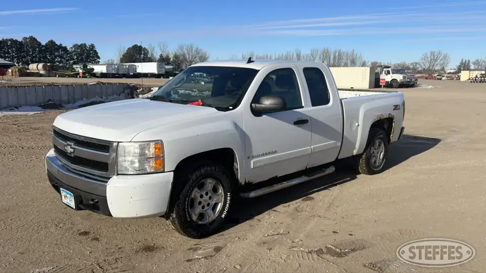 2007 Chevrolet 1500 Silverado LT Half Ton Pickup