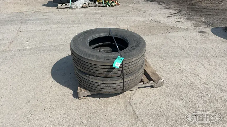 (2) Yokohama 11R22.5 tires Truck Tire