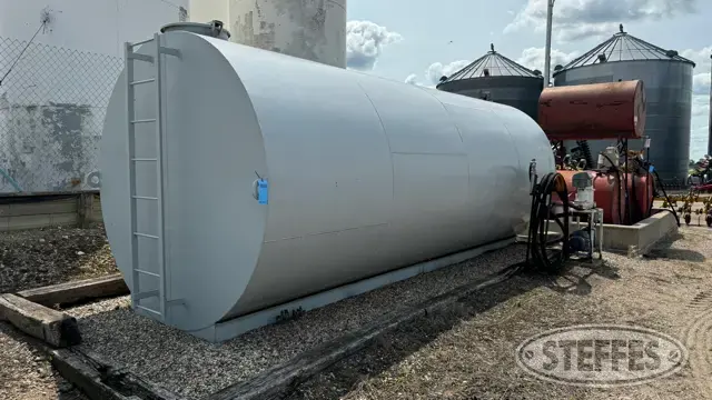 8,000 gal. fuel tank