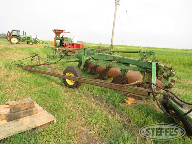 John Deere 3100