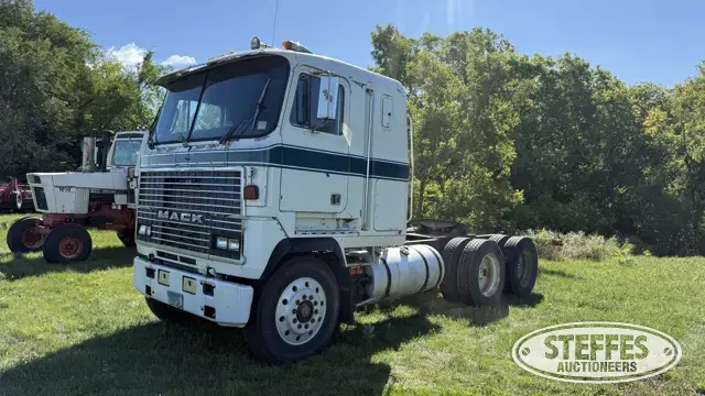 1986 Mack MH613