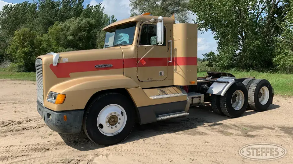 1992 Freightliner FLD120 Conventional Truck without Sleeper