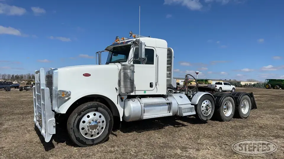2014 Peterbilt 367 Conventional Truck without Sleeper
