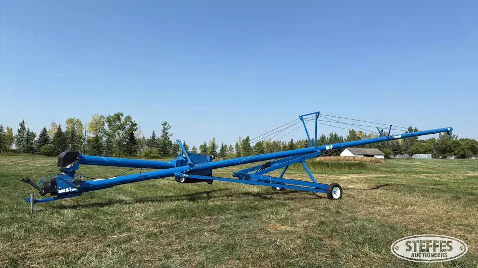 2013 Brandt 1070 Swing Hopper Auger