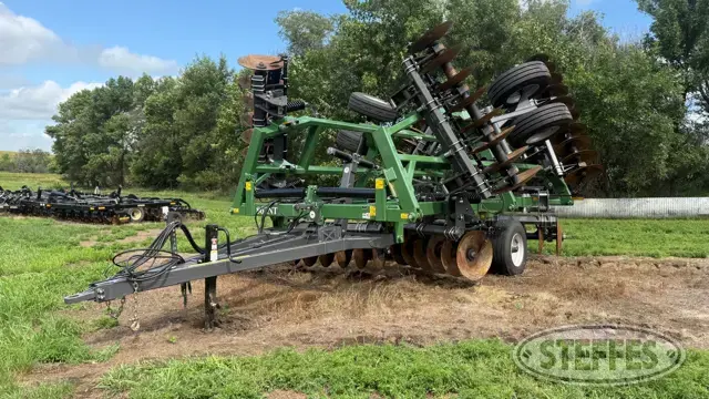 2024 Wishek 862NT
