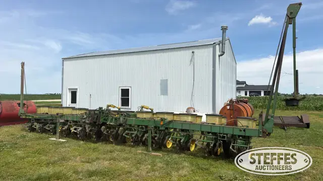 John Deere 7100