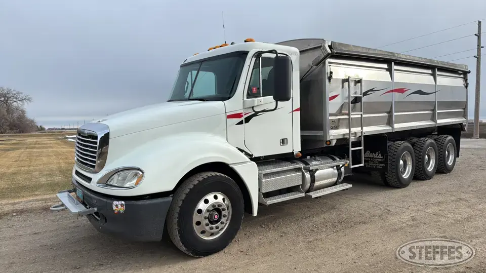 2008 Freightliner Columbia Tri-Axle Boxed Truck