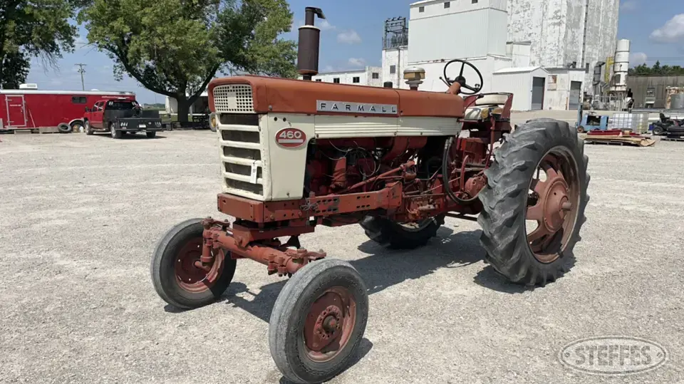 1961 Farmall 460 2WD Tractor