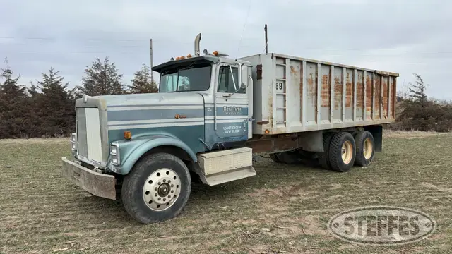 1989 International F9370