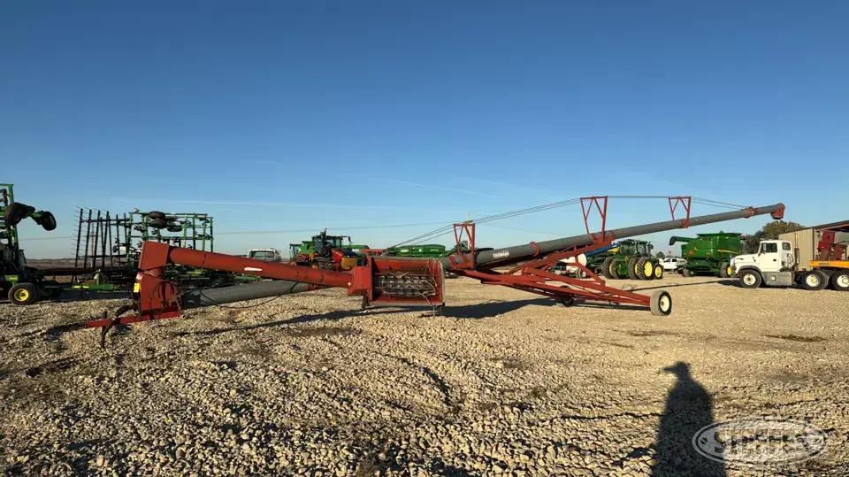 Peck 1204-82 Swing Hopper Auger