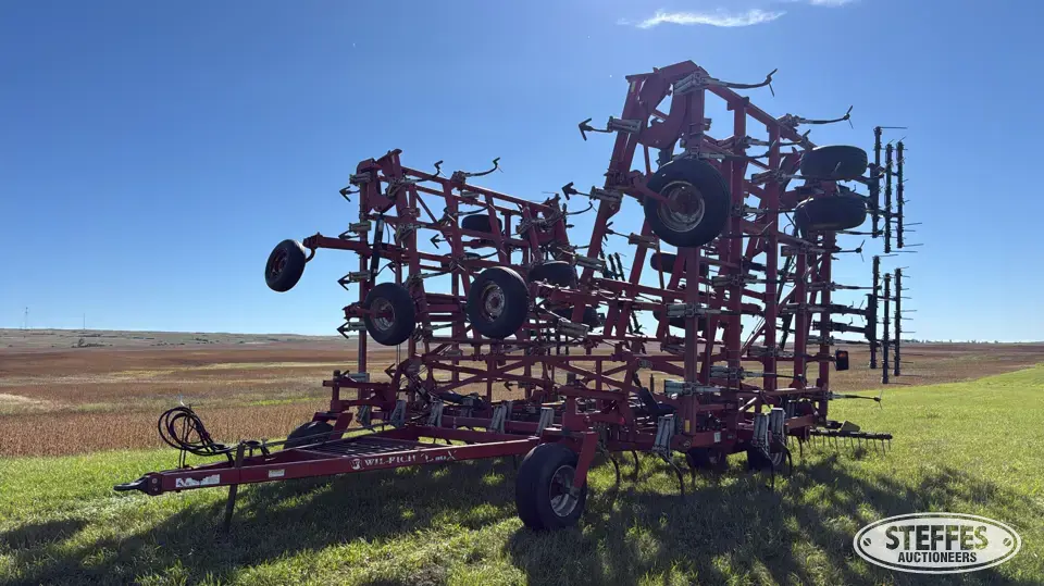 Wil-Rich Quad X Field Cultivator