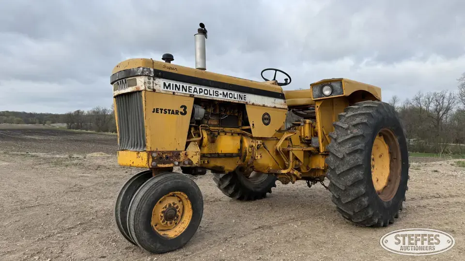 1967 Minneapolis-Moline Super Jet Star 3 2WD Tractor