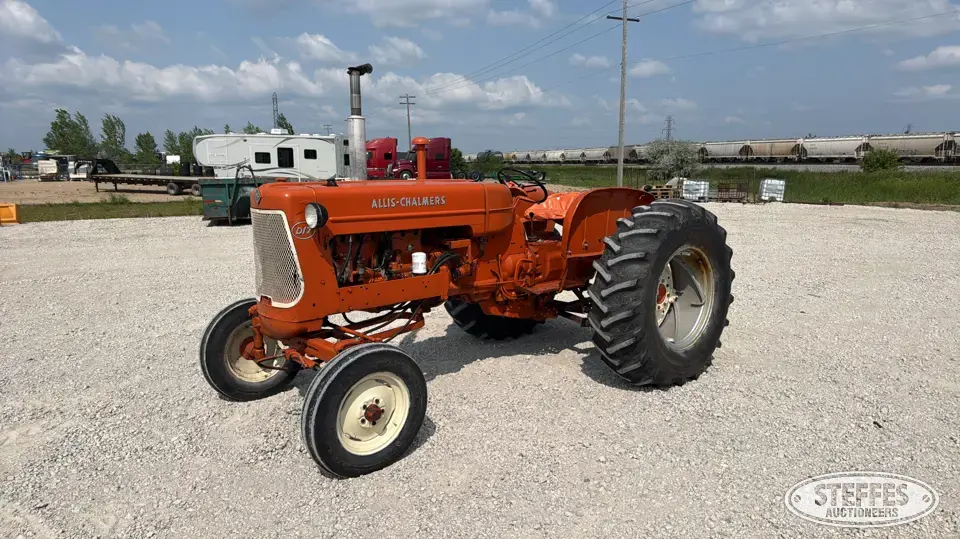 1958 Allis-Chalmers D17 Series 1 Collectible Tractor