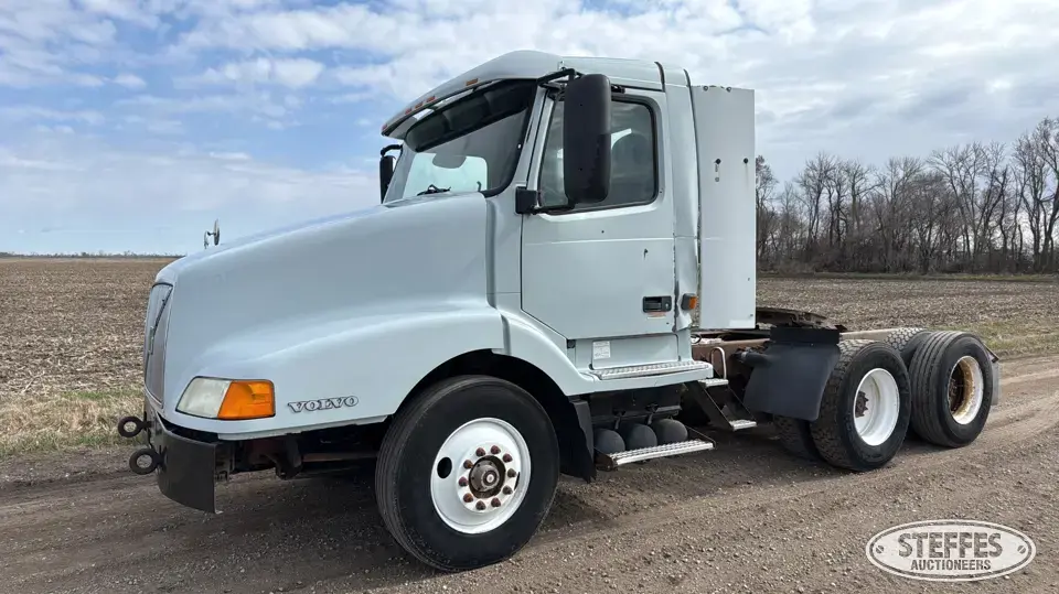 1998 Volvo VNL64T Conventional Truck without Sleeper