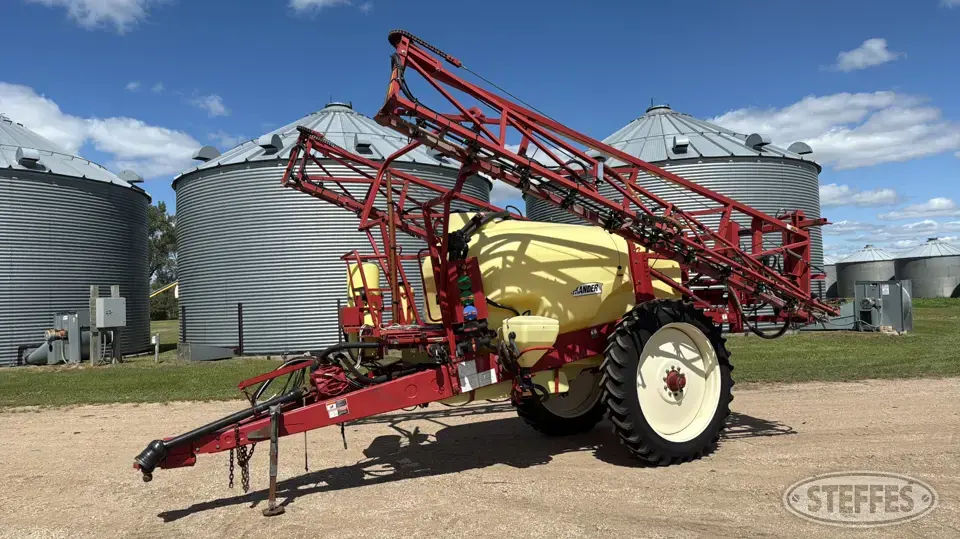 Hardi Commander 1200 Pull-Type Sprayer